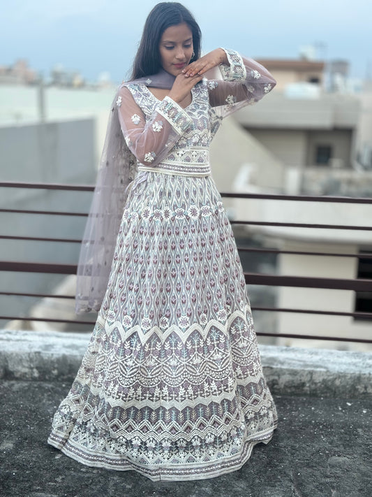 STYLISH/ELEGENT LAKHNAVI LEHNGA