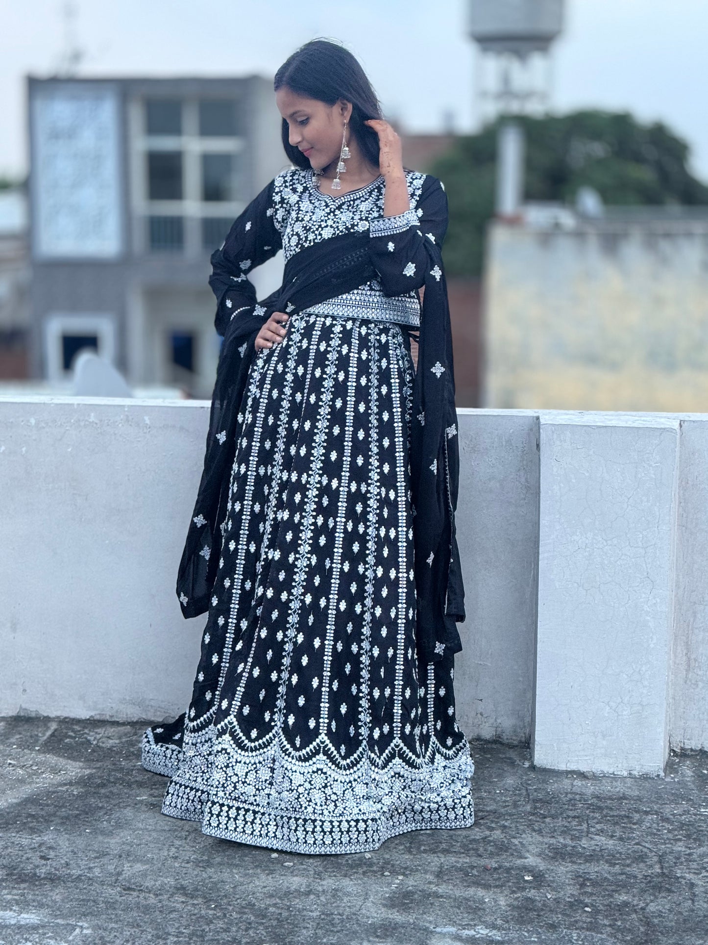 INDIPEHNAWA BEAUTIFUL BLACK BEAUTY LEHNGA