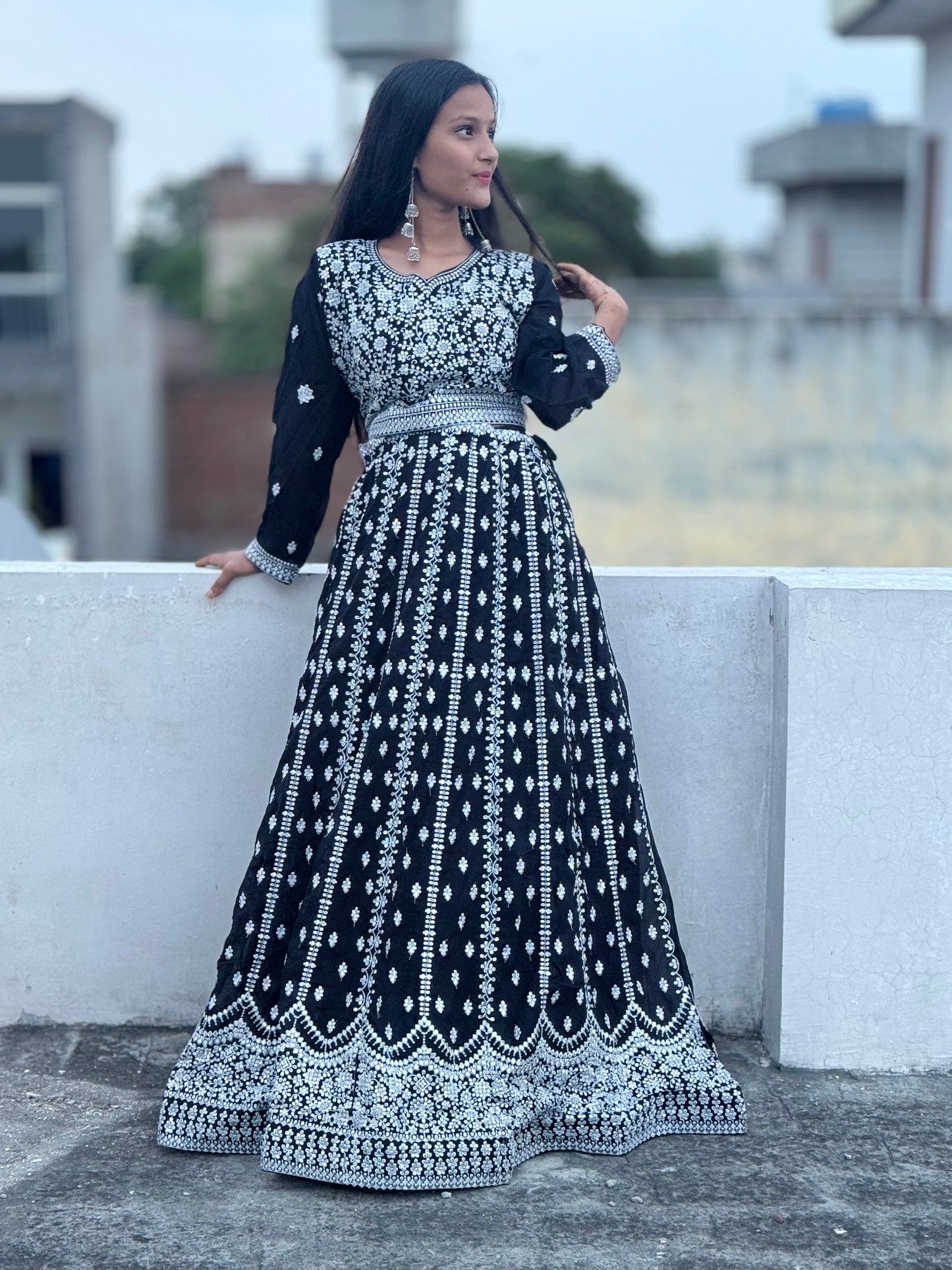 INDIPEHNAWA BEAUTIFUL BLACK BEAUTY LEHNGA