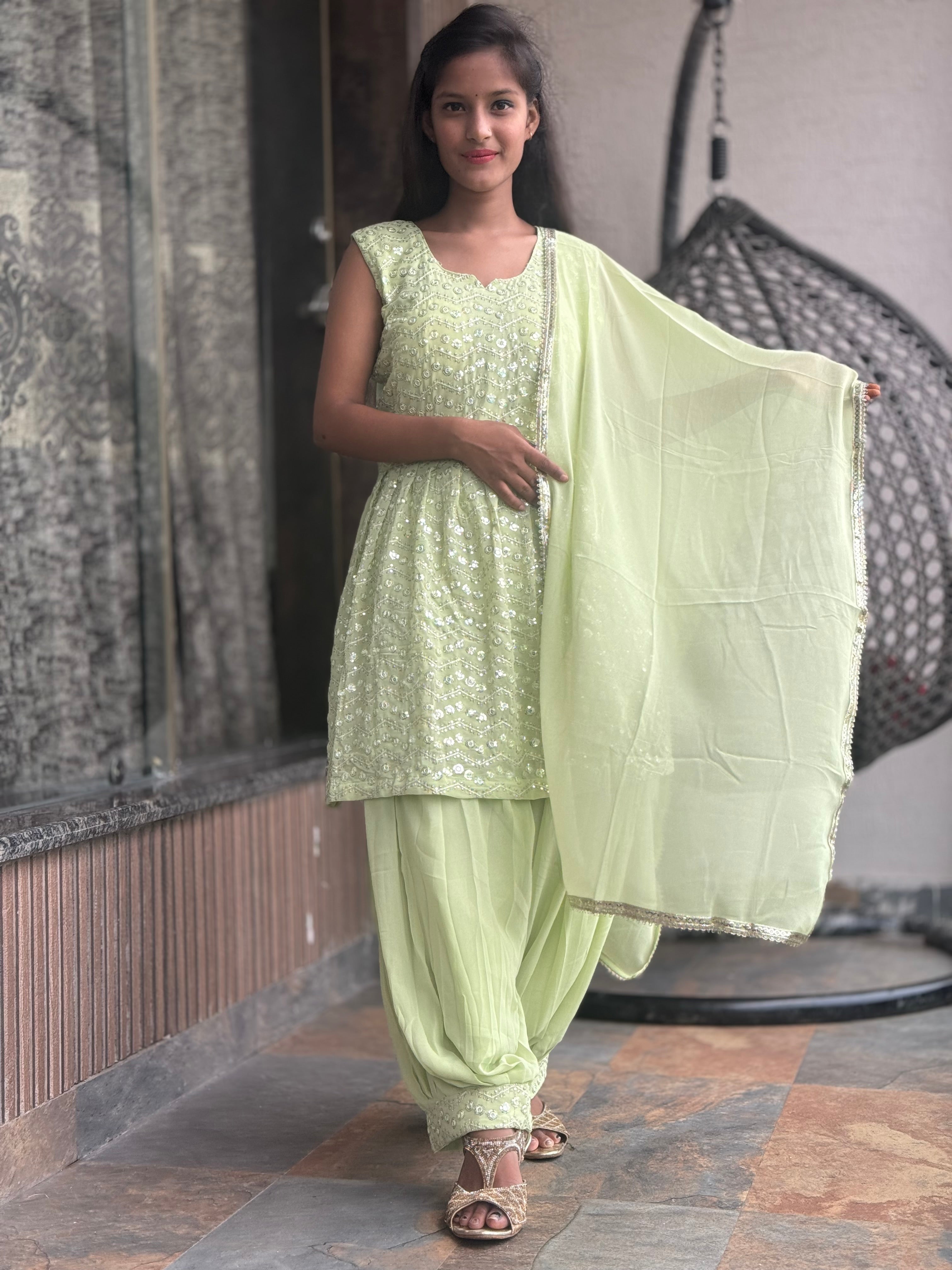 Pathani suit scocche girl